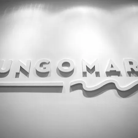 Lungomare & Charme 招待所 4*